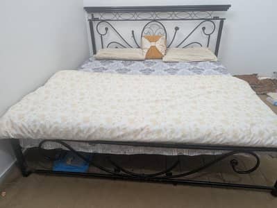 Iron bed king size  with mattress dura luxury  (6 inch)