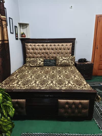 Dubble bed side 2  tables