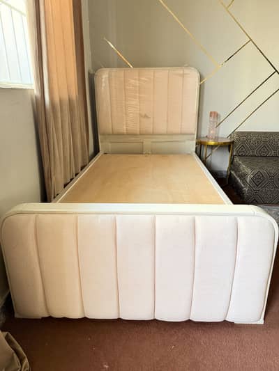 Single bed (new)