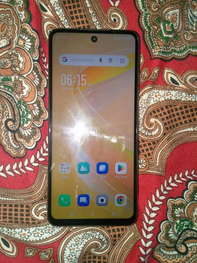 Infinix smart 8 plus 4+4 / 64
