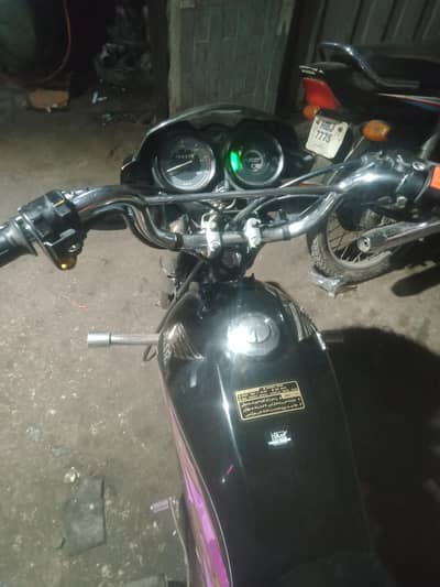 CD dream 2022 model exchange possible with Honda 125 . .