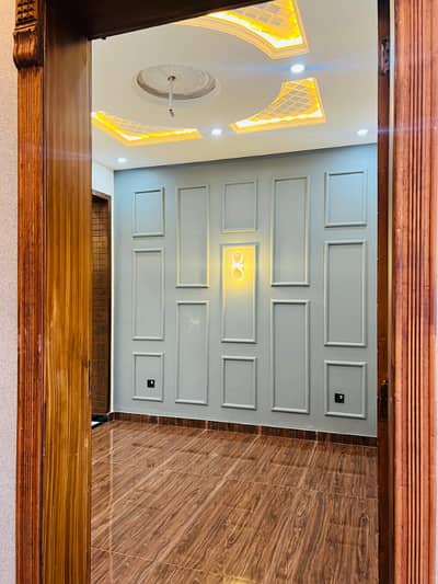 6MARLA UPPER PORTION AVAILABLE FOR RENT