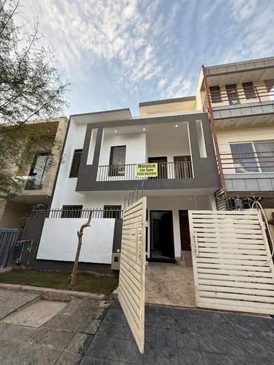 4.4 Marla Prime Location House Available On Investor Price