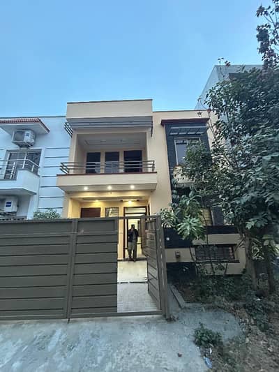 Beautiful 4 Marla House Near Markaz Available For Rent