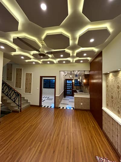 4.4 Marla Beautiful Modern Design House Available On Investor Price