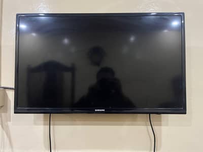 ORIGINAL SAMSUNG' LED 32 INCH TV ( NO ANDROID)