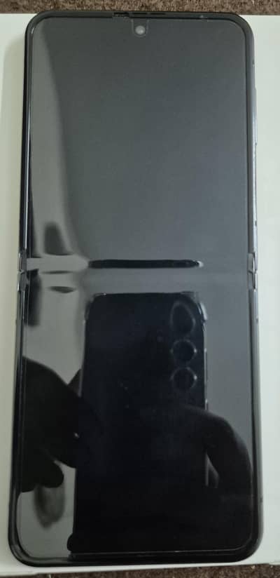 Samsung Galaxy Z Flip5-256GB-Non PTA-No Box