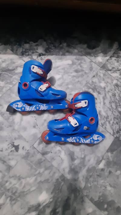 beautiful Skating shoes size 32 34