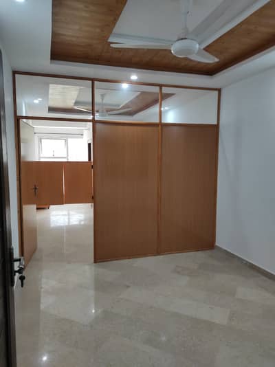 400 Square Feet Spacious Office With Kitchen On First Floor D12 Markaz