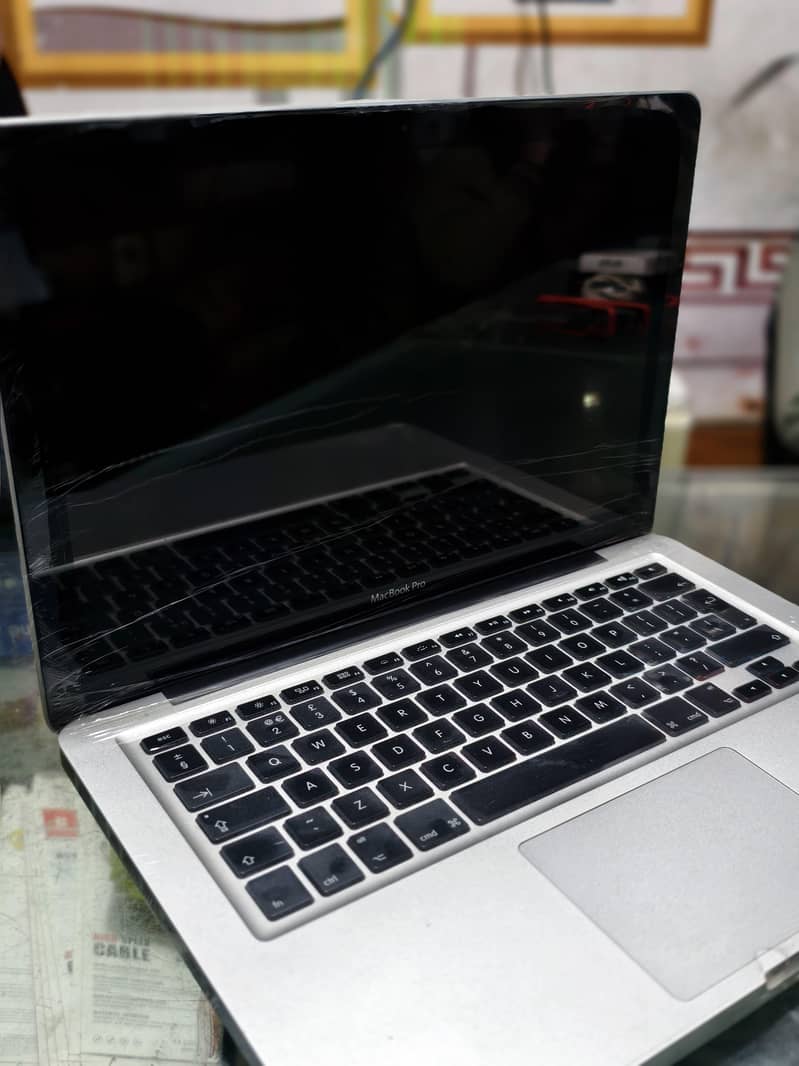 Apple MacBook Pro 0