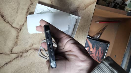 IPHONE 15 PRO JV HEALTH 84