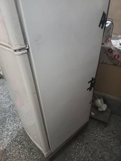 Aoa! I am Selling Refrigerators Waves Company