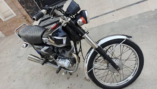 HONDA 125 engine sound mein hai