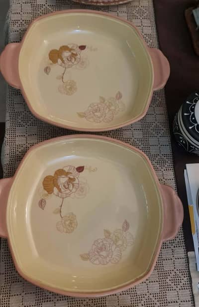 Big size serving dishes , 2
