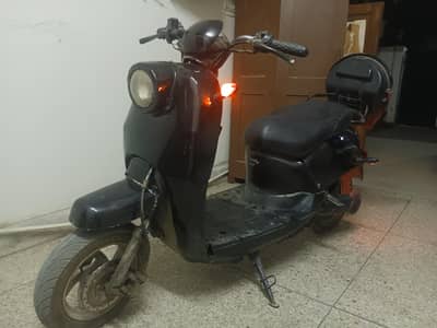lectrix Scooty