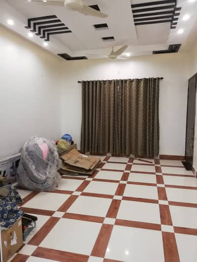 600 Yards First Floor House available for Rent