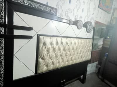 “Stylish King Size Padded Headboard for Bed – Excellent Condition”