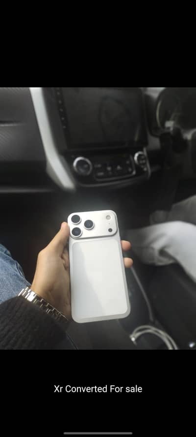 iPhone XR converted 17 Pro