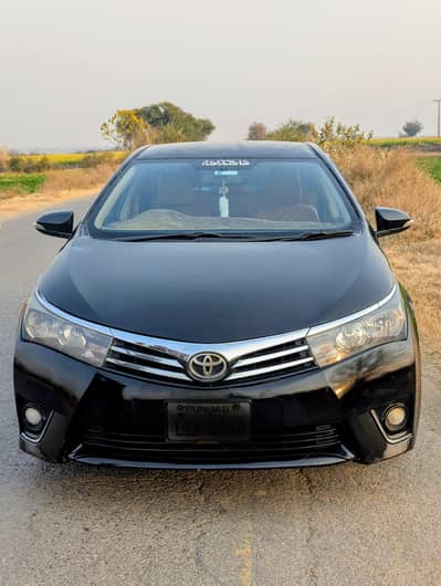 Toyota Corolla xli 2014 model, black color