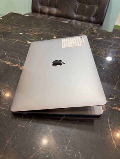 MacBook Pro 2020 16/1Tb M1 chip - Apple