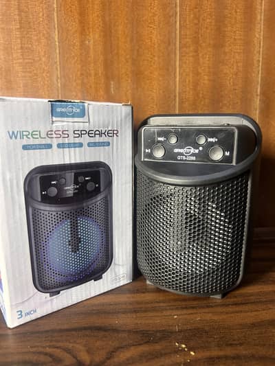 Mini speaker with Rgb light