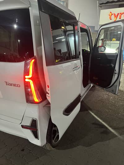 Daihatsu Tanto 22/25