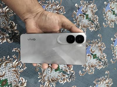 Urgent sell VIVO Y200 10/10 CONDITION WITH CHARGER 80W. . WITHOUT BOX. .
