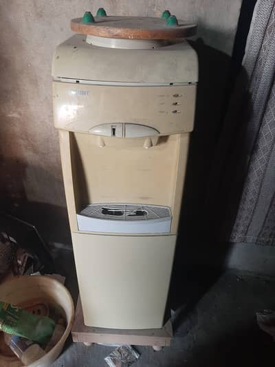 working orient dispenser used  for sale