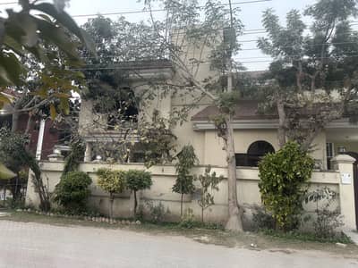 1 Kanal Independent Upper Portion in Canal View Society