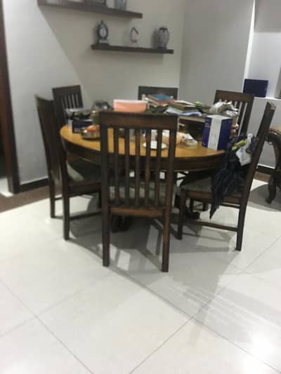 Dinning table for sale