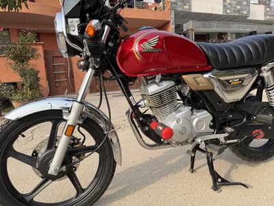 Honda CG150 150cc Red - Bullet Shape Brand New Condition