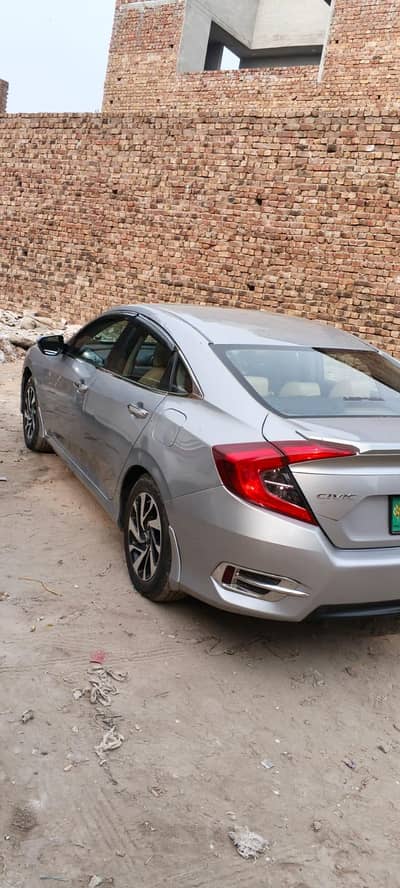 Civic 19model is available in Faisalabad only with driver