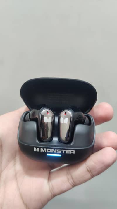 Monster mqt52 EARBUDS AVAILABLE FOR SELL!