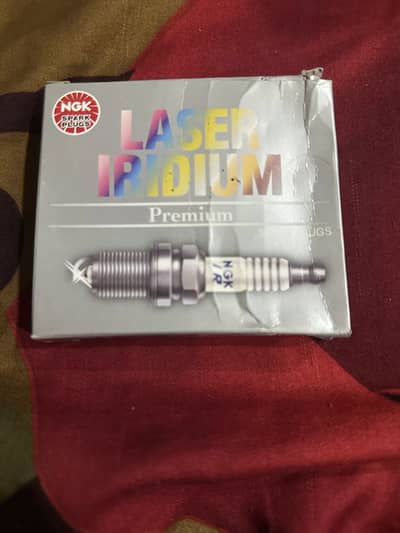 Honda Brv genuine spark plugs 4 pic