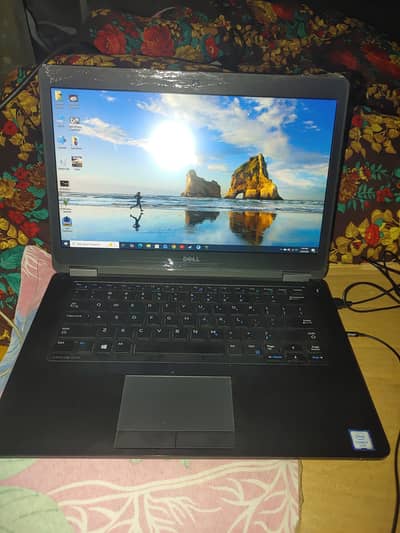 Dell Latitude core i7 6 generation 8 gb ram ddr4 256gb ssd 2 gb gpu