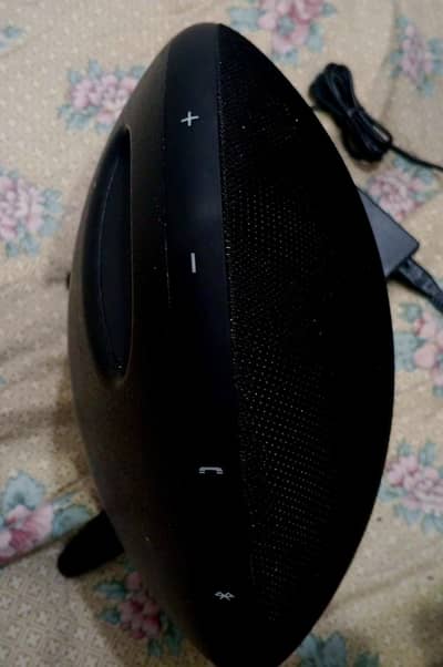 Studio 3. all  assories available  ha