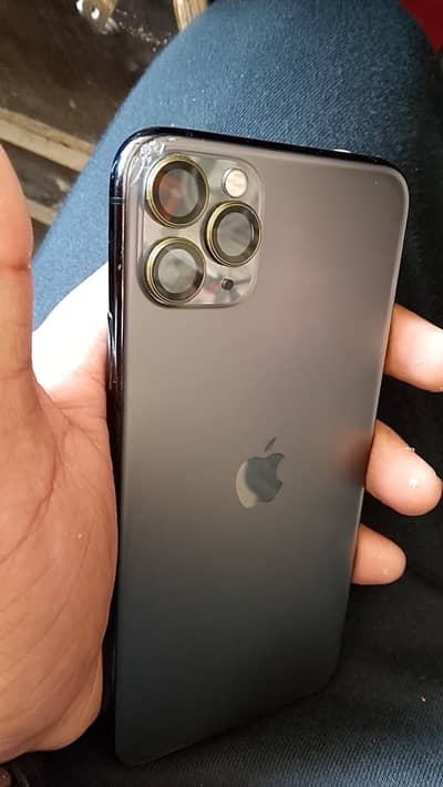 iPhone 11 Pro Max total original for sale with original charger