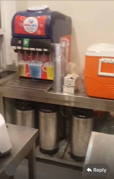 Soda fountain machine