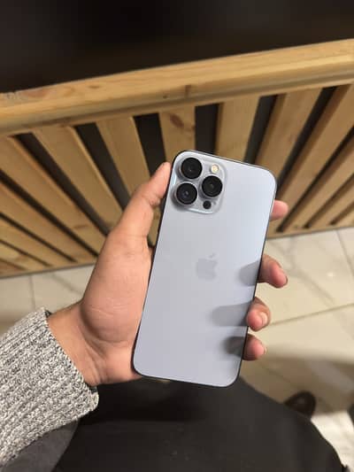 Iphone 13 pro max (factory unlocked)