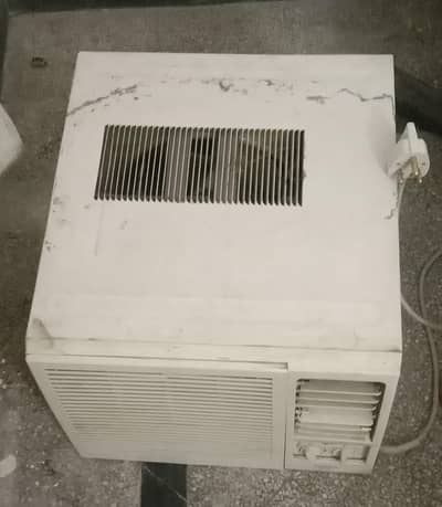 Window A/C good condition