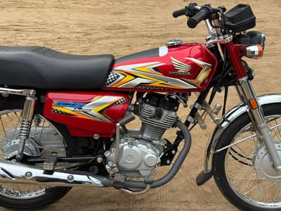 Honda 125 24/25 model 2500km use