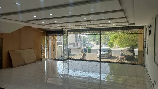 5 MARLA FULL HALL GROUND PLUS BESAMENT EXCELENT CONDITION GOOD IDEAL LOCATION HALL FOR RENT IN BAHRIA TOWN LAHORE