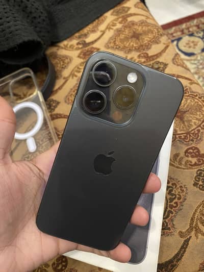 Apple iphone  15 pro 128 GB 84 BH FU
