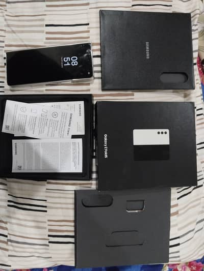 samaung galaxy z fold 5 cream color 12/1Tb non pta