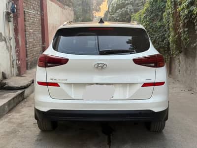 Hyundai Tucson Awd full option