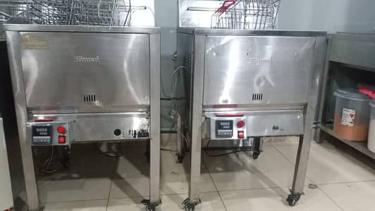 2 Rinnai Fryers 32 liters
