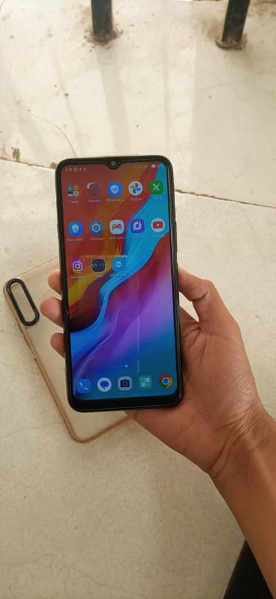 With Box|Phone With out scratch memory  2\32 he Chalnay me bilkl OK he