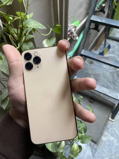 iPhone 11 pro 64 gb 87 health all okay 10/10 phone hai jv hai urgent