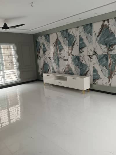 10 MARLA BRAND NEW EXCELLENT GOOD LUXURY CONDITION UPPER PORTION HOUSE FOR RENT IN RAFI BLOCK BAHRIA TOWN LAHORE