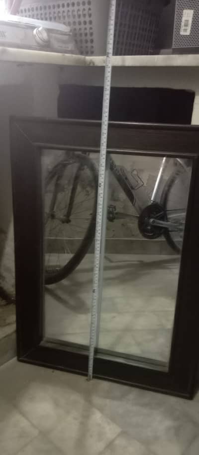 Elegant Wall Mirror – Excellent Condition